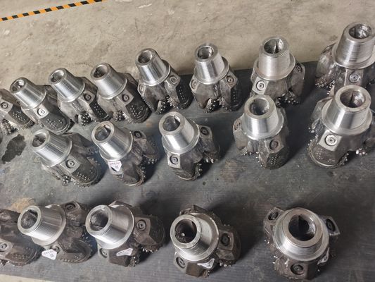Fabbrica 12 pollici IADC537 Tricone Roller Cone Bit per la perforazione di pozzi di petrolio